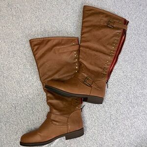 Women’s brown wide calf, knee-high cowboy boots with round toe & zippered back
